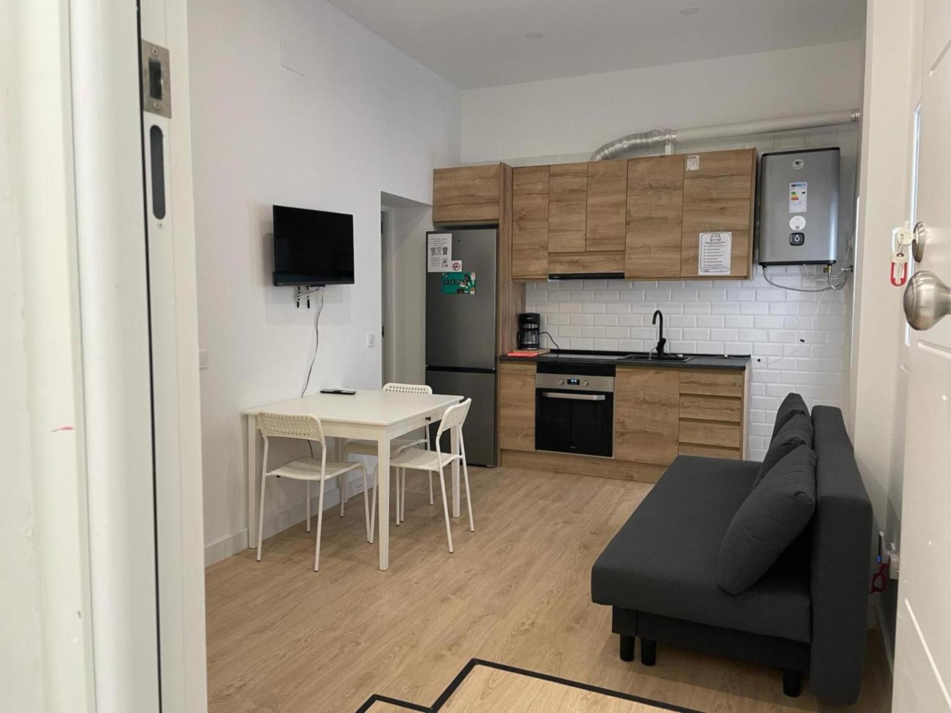 Ferienwohnung U1 Ap Nuevo, Bien Comunicado Madrid Centro Exterior foto